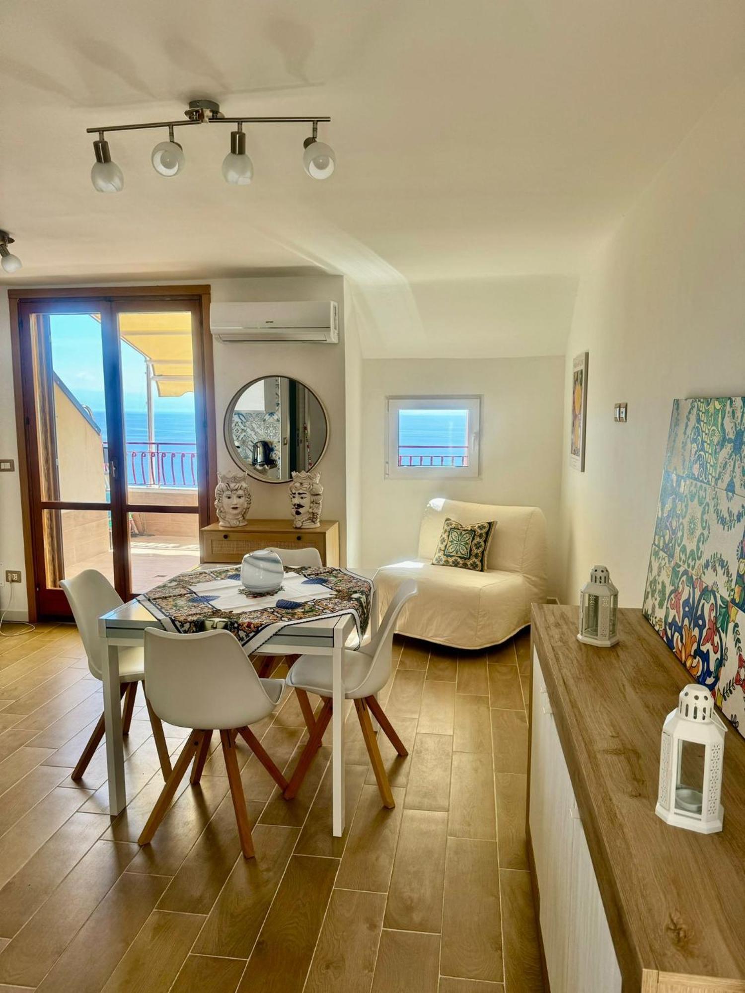 Sunrise Home Letojanni Bagian luar foto